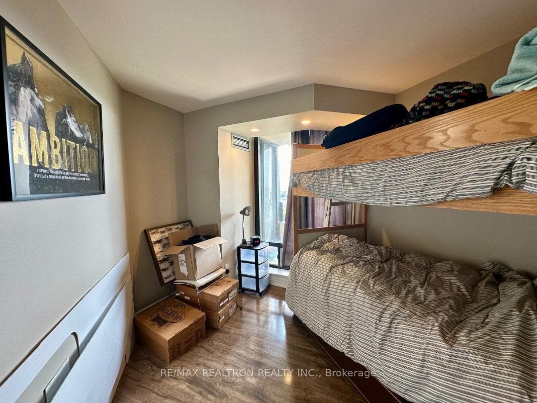 7440 Bathurst Street Unit 1108 photo 11