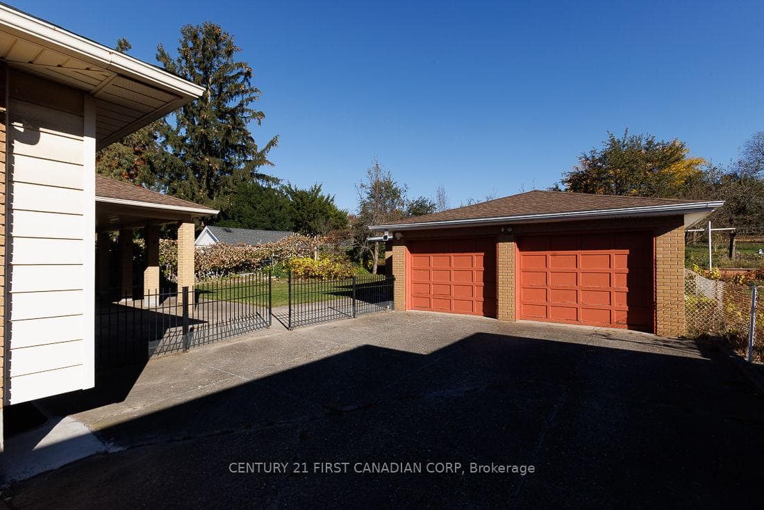 1230 Hamilton Road photo 12