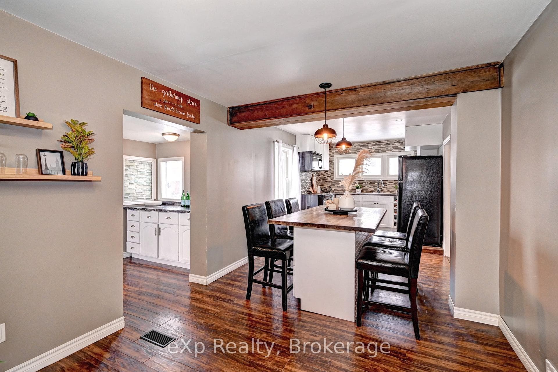 310 BARBER Avenue photo 8