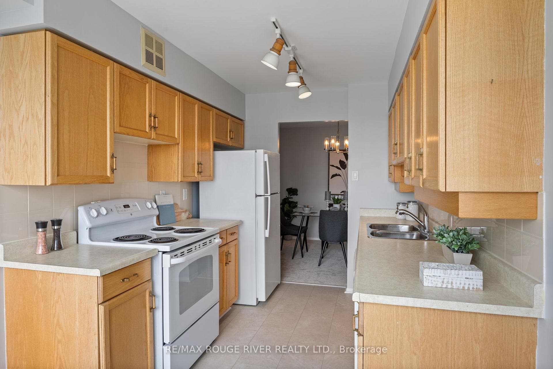 1890 Valley Farm Road Unit 1008 photo 16