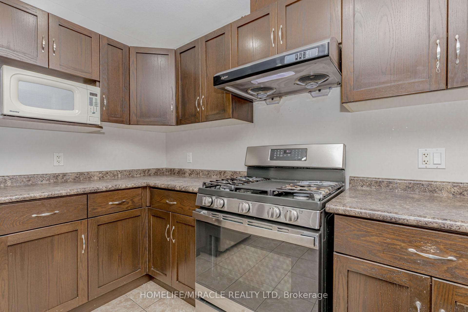 21 Dougall Street photo 14