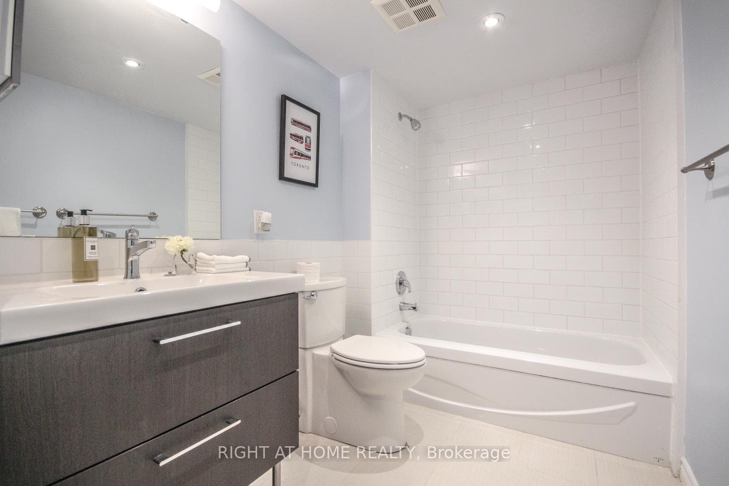 25 The Esplanade N/A Unit 320 photo 15
