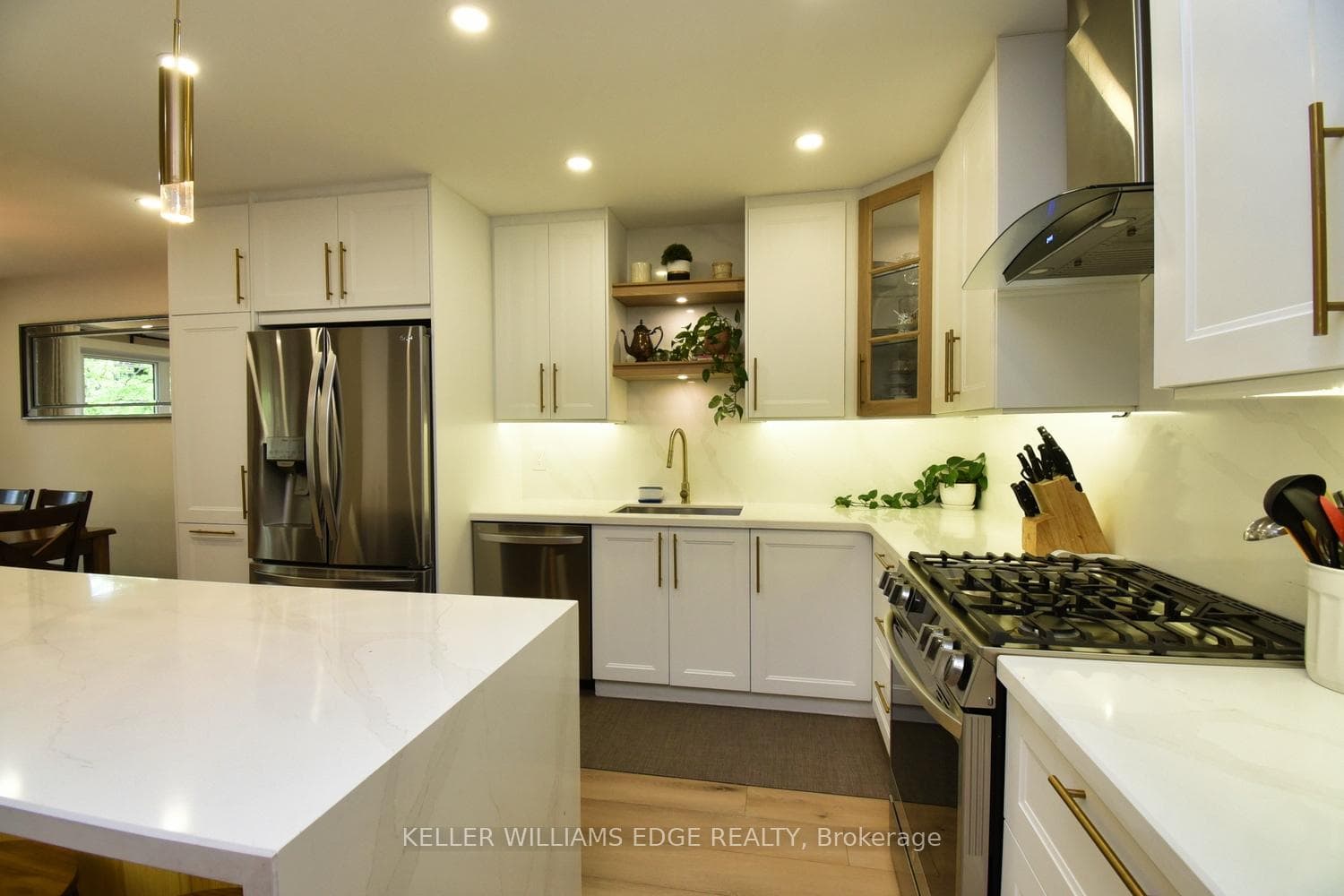 149 Essling Avenue photo 11