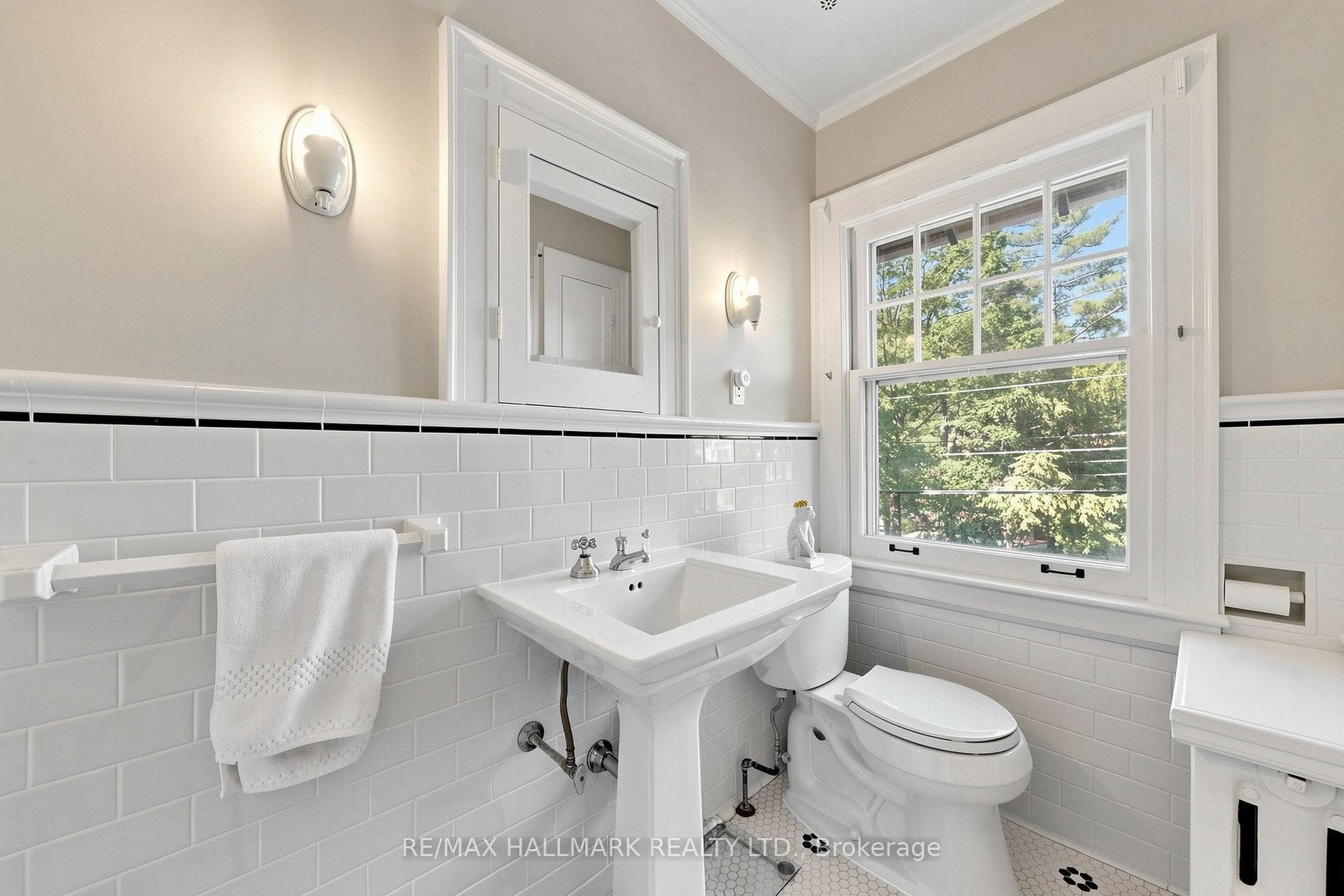 59 Courcelette Road photo 24