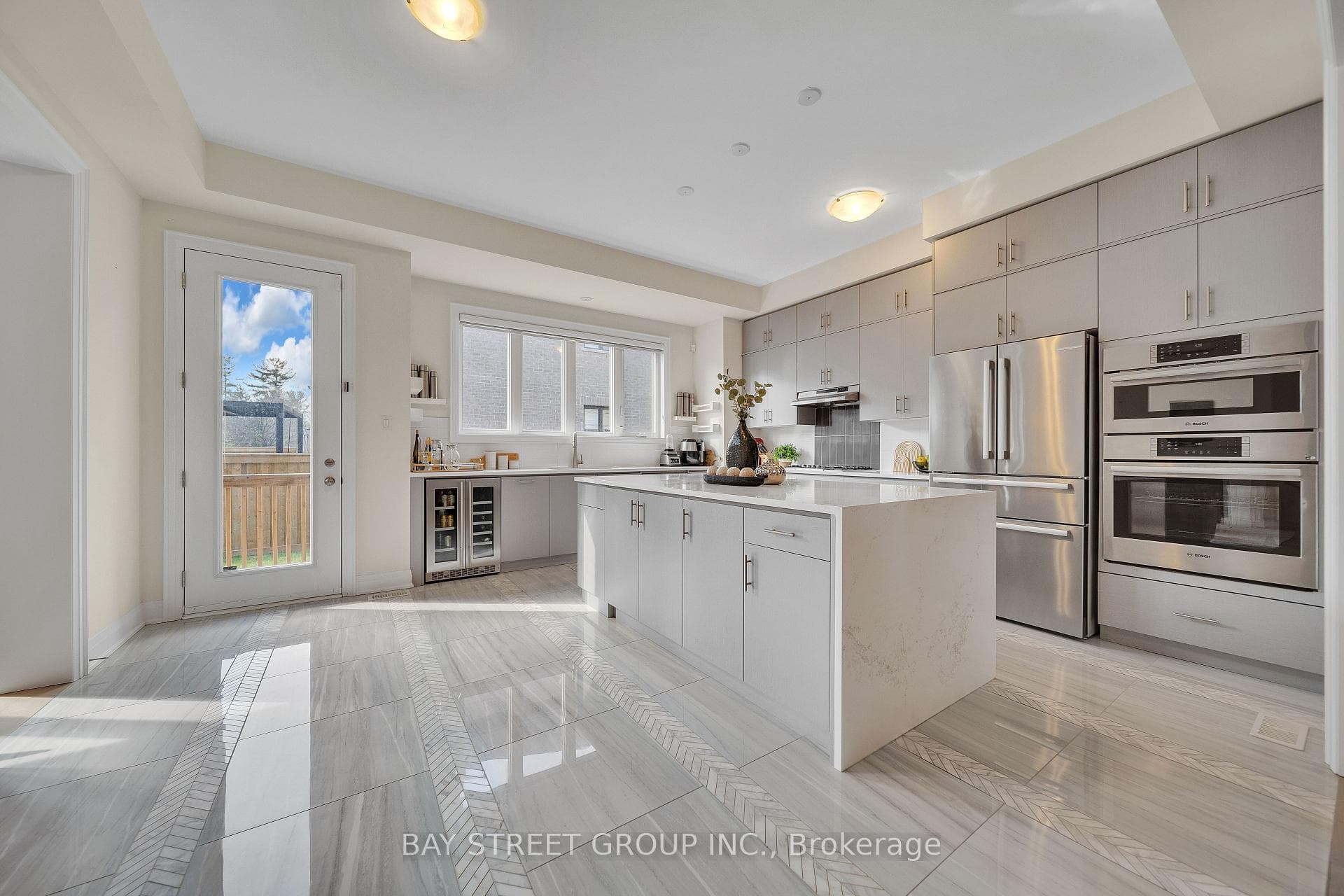 2411 Saw Whet Boulevard photo 21