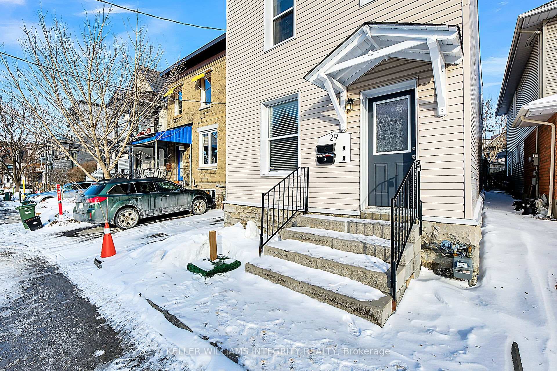 29 Douglas Avenue photo 3