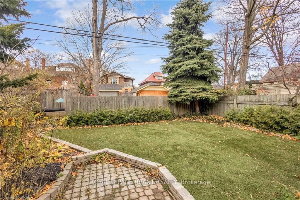 134 Sherman Avenue photo 36