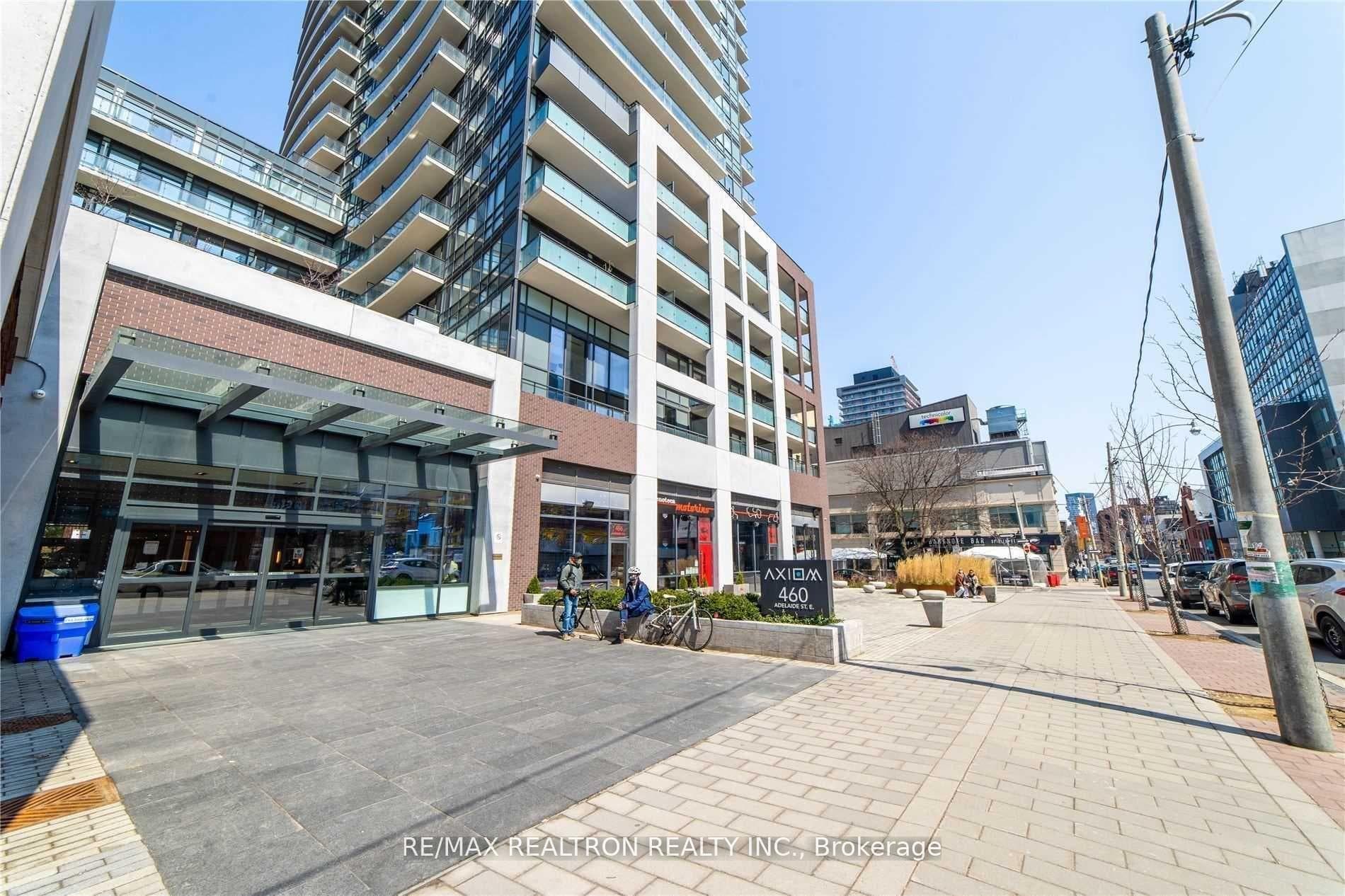 2550 Simcoe Street Unit 1118 photo 1