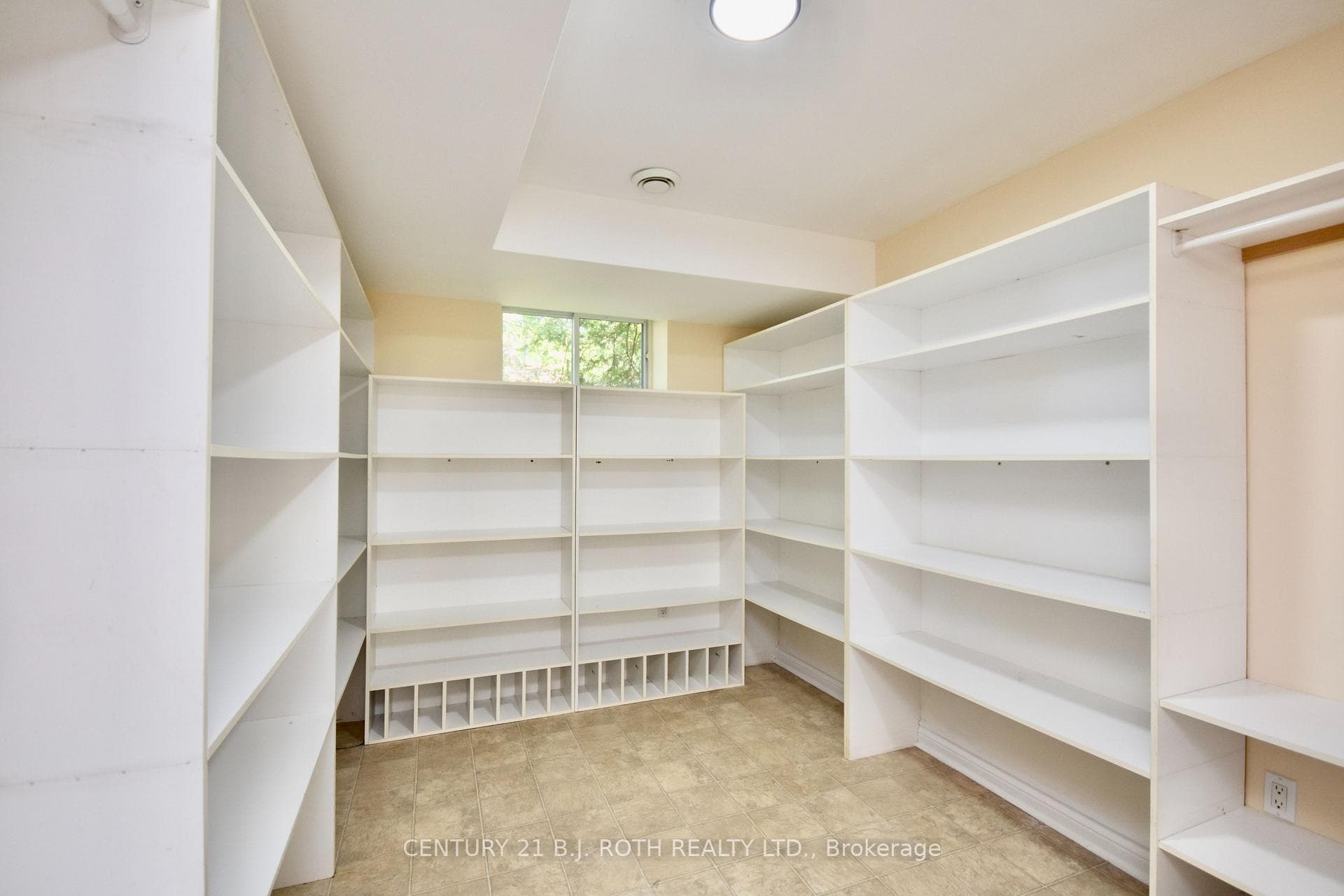 60 BALSAM Street photo 26