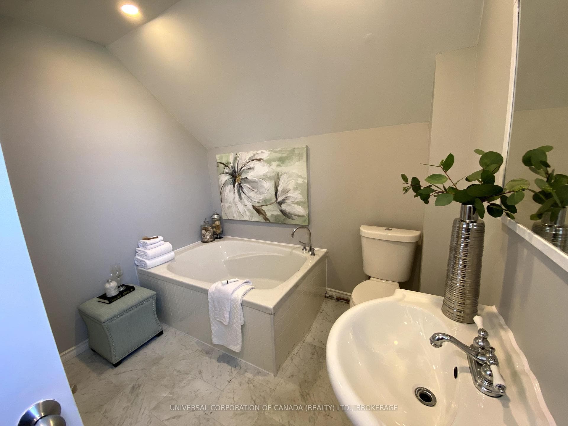 98 Flora Street photo 7