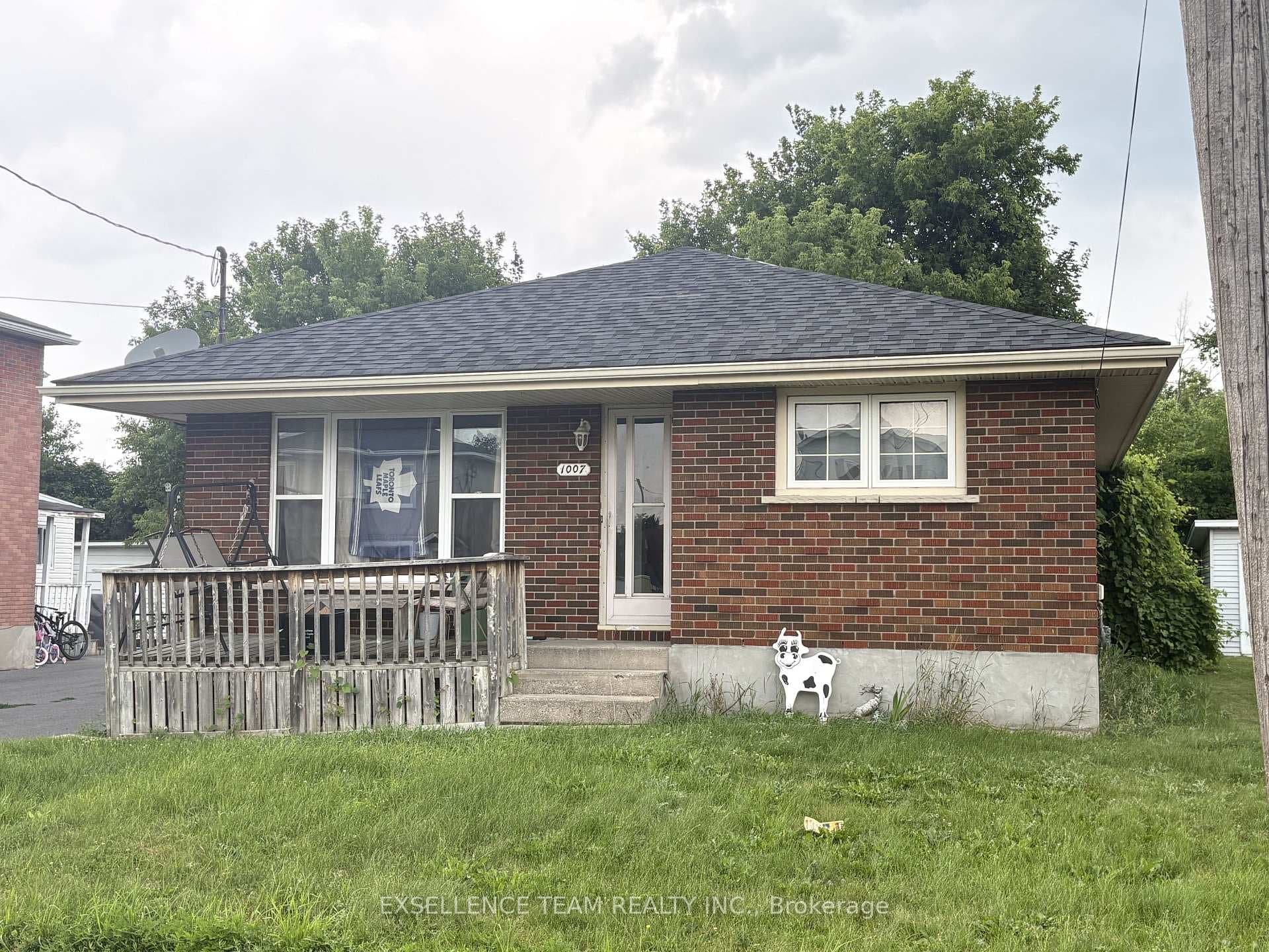1007 GRAND Avenue photo 1