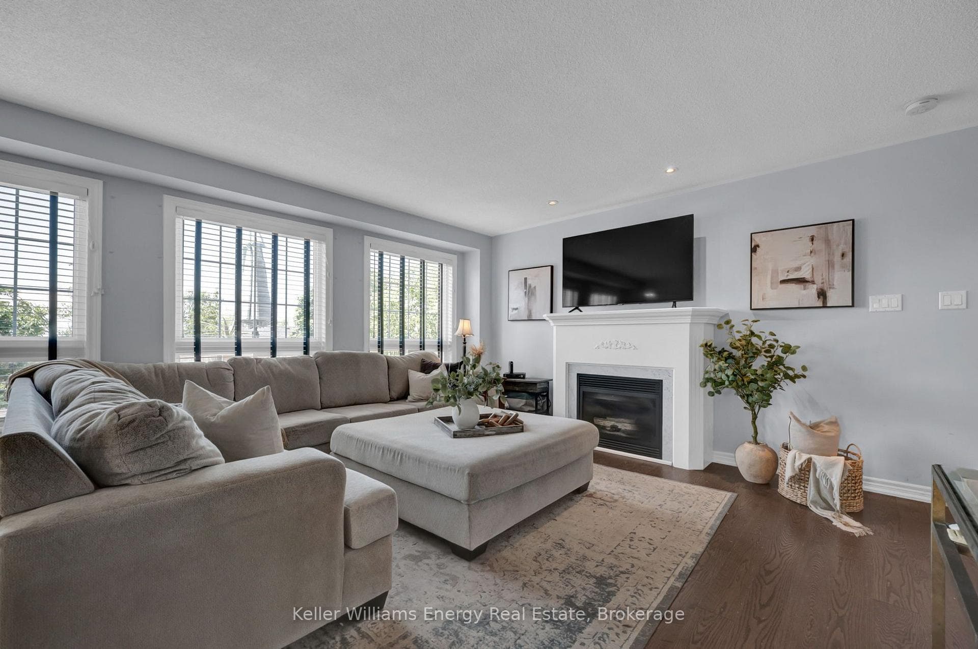 1502 Clearbrook Drive photo 7