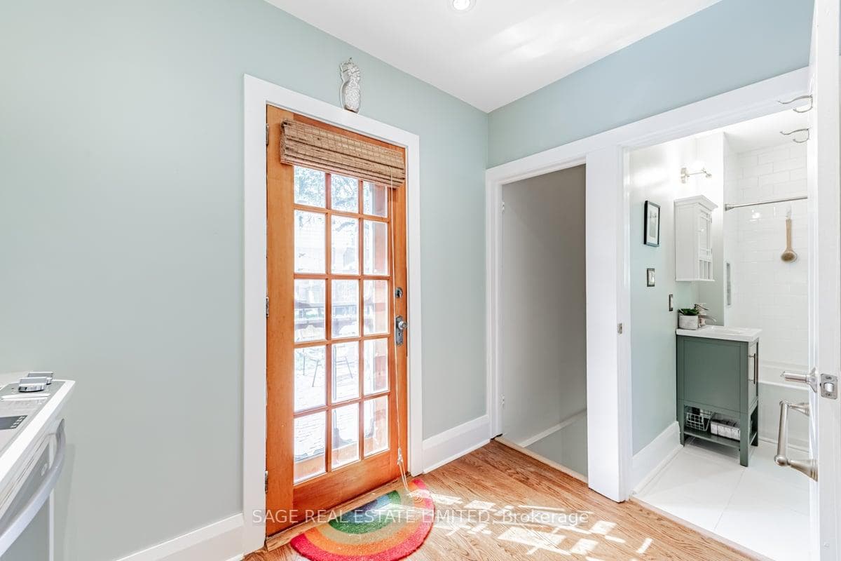 Kitchen leading to Large Sunny Garden