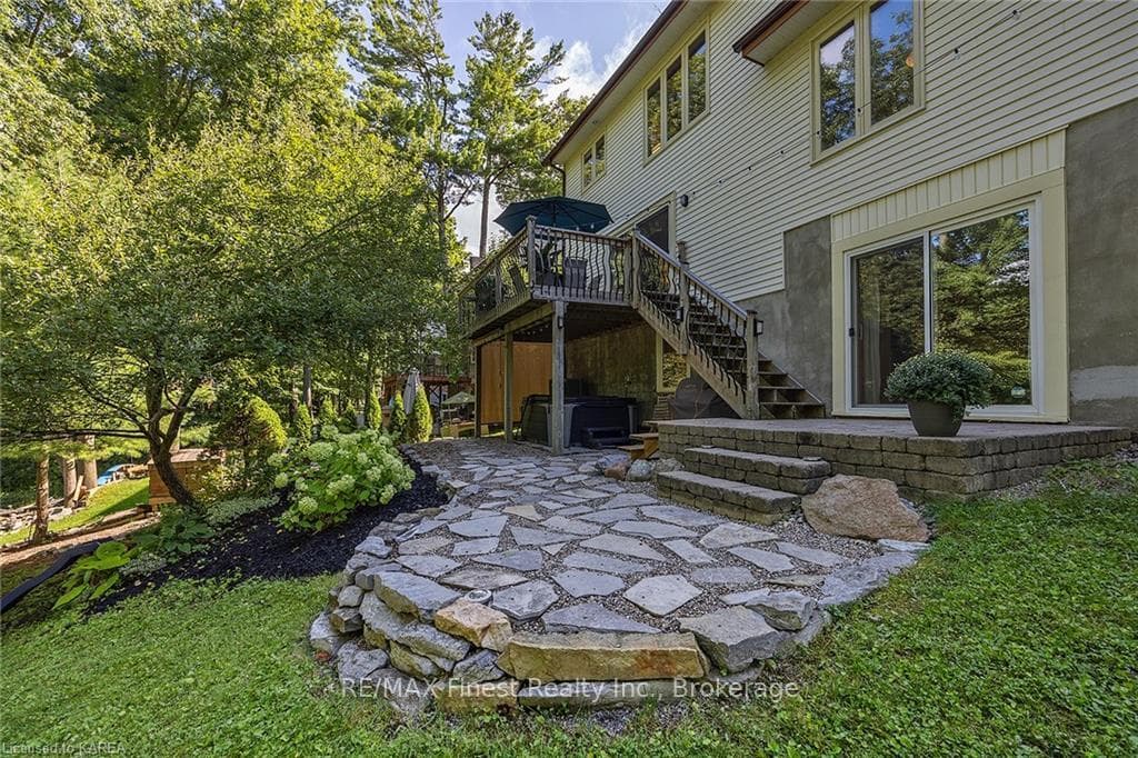 891 SAFARI Drive photo 47