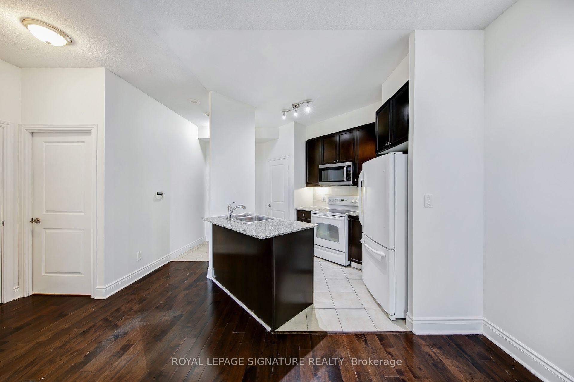 25 Earlington Avenue Unit 307 photo 5
