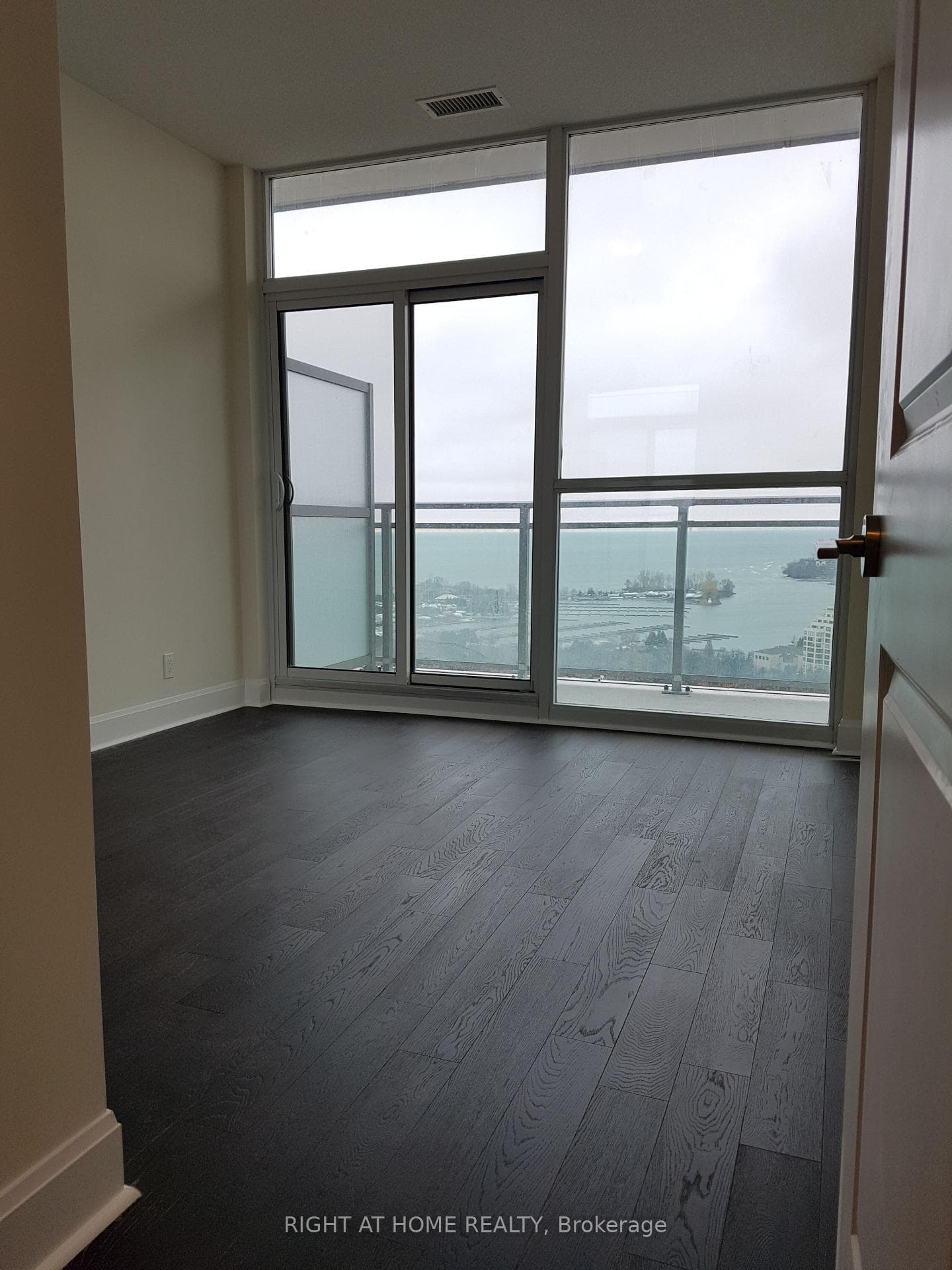 33 Shore Breeze Drive Unit 2403 photo 2