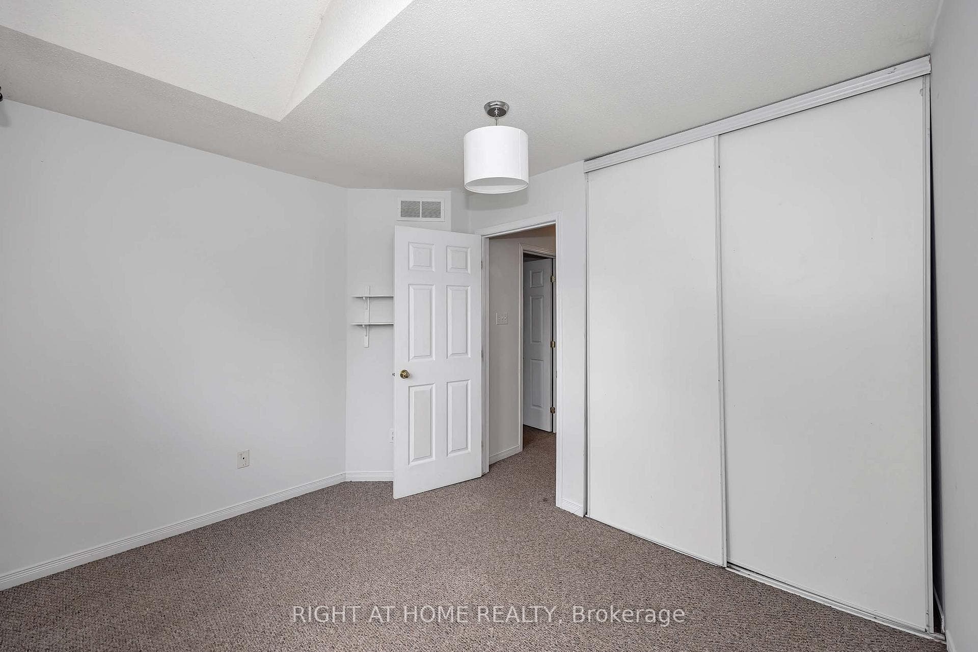 1 Kincardine Drive photo 21