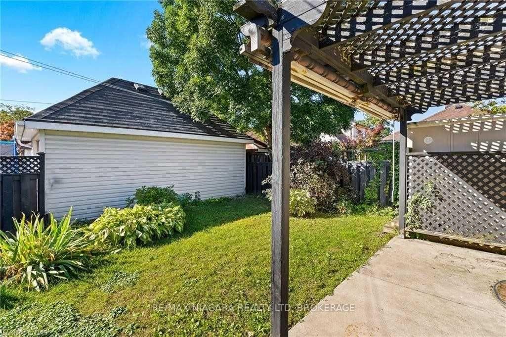 45 Linden Street photo 25
