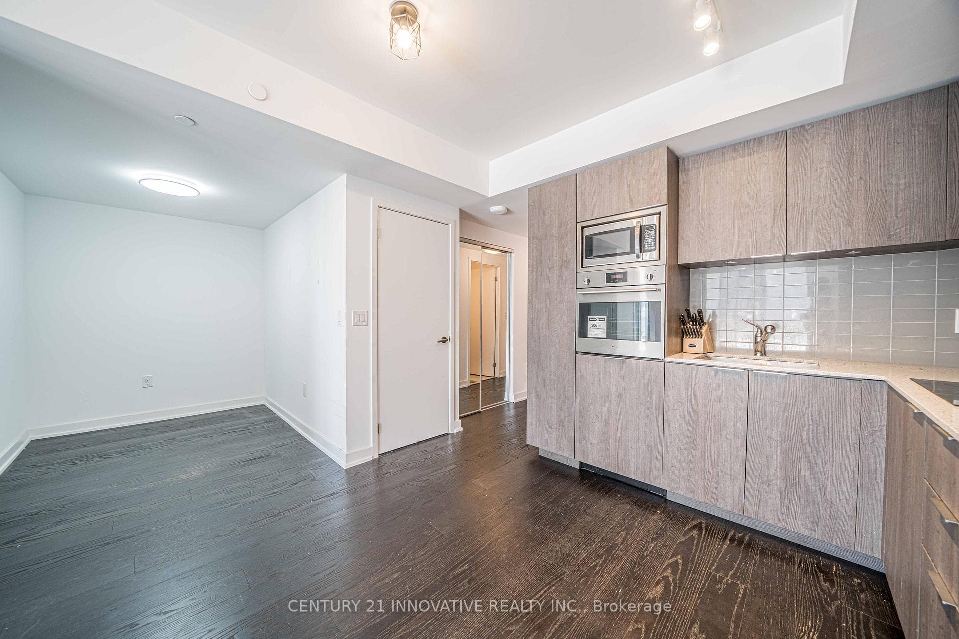 11 Wellesley Street Unit 804 photo 11