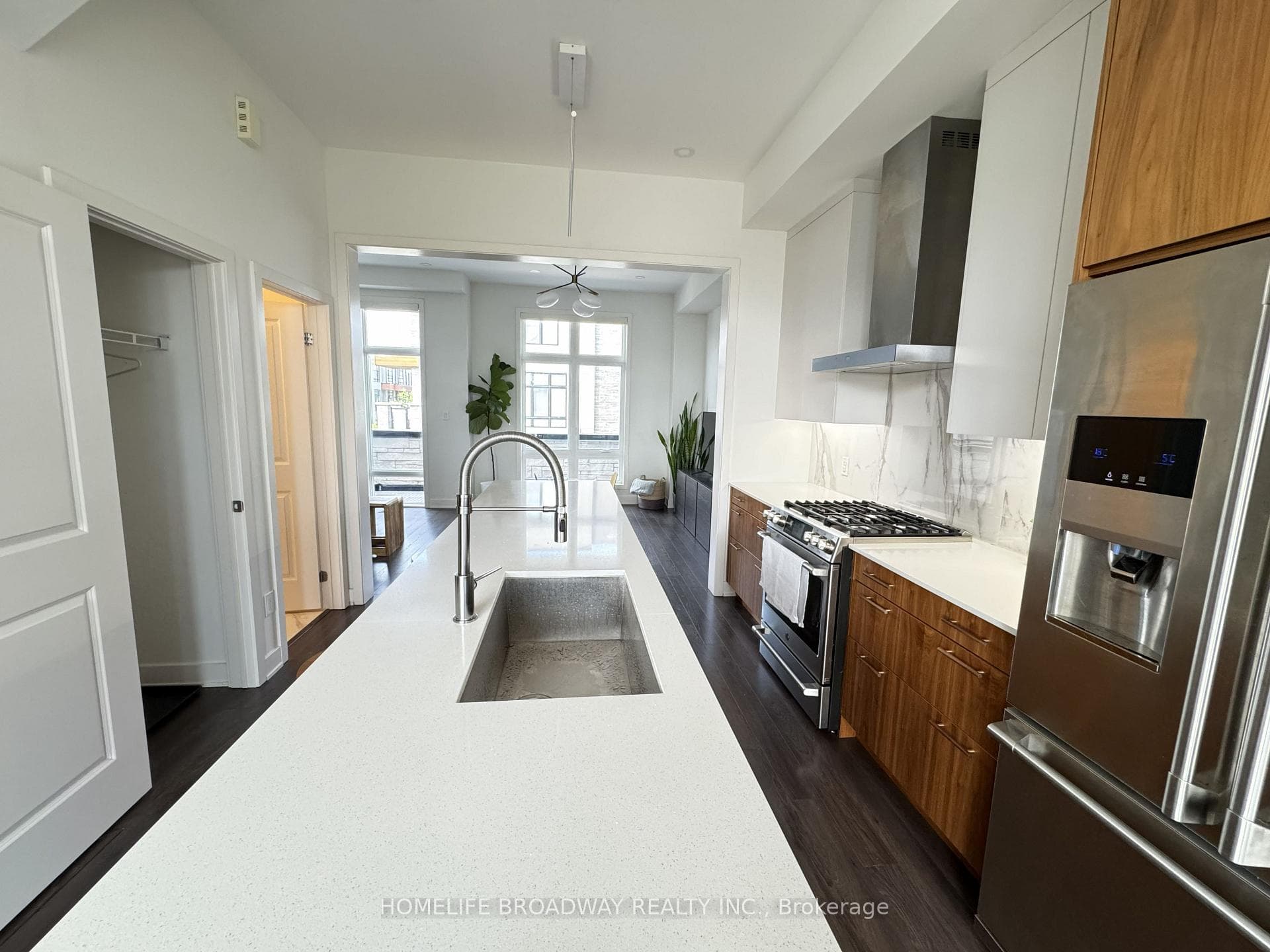 99 Carpaccio Avenue photo 3