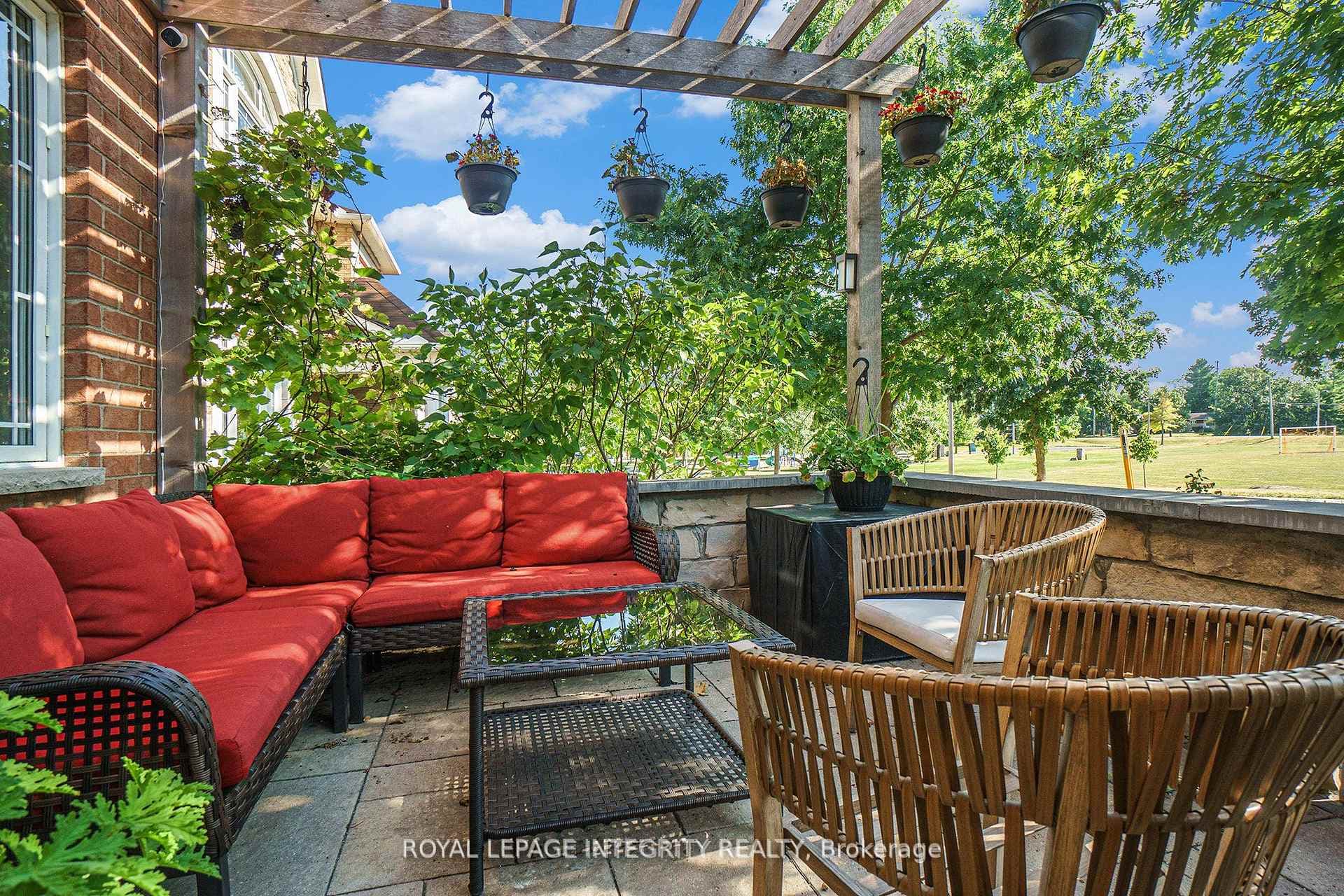 25 Berry Glen Street photo 2