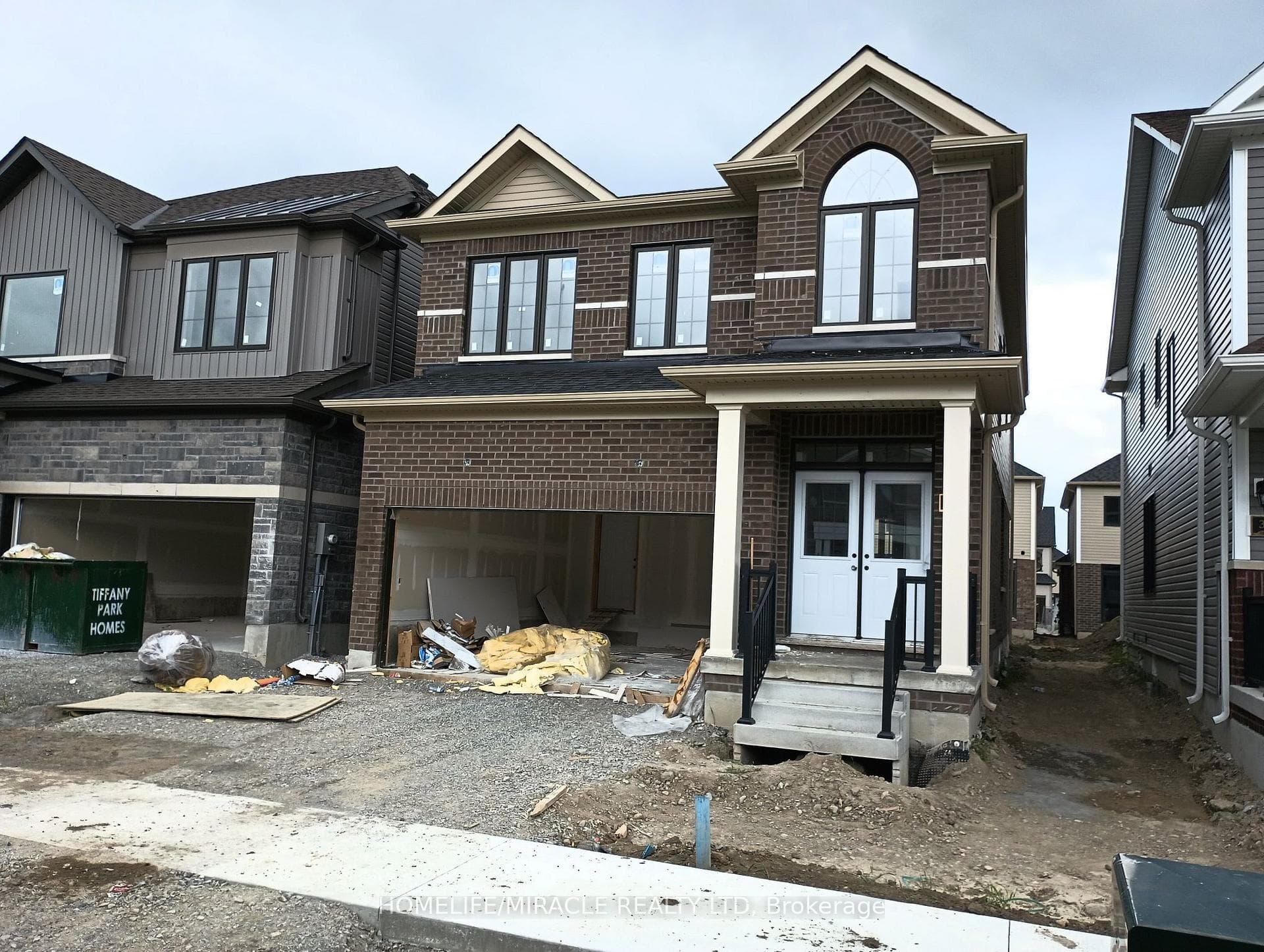 32 ROCHESTER Drive photo 2