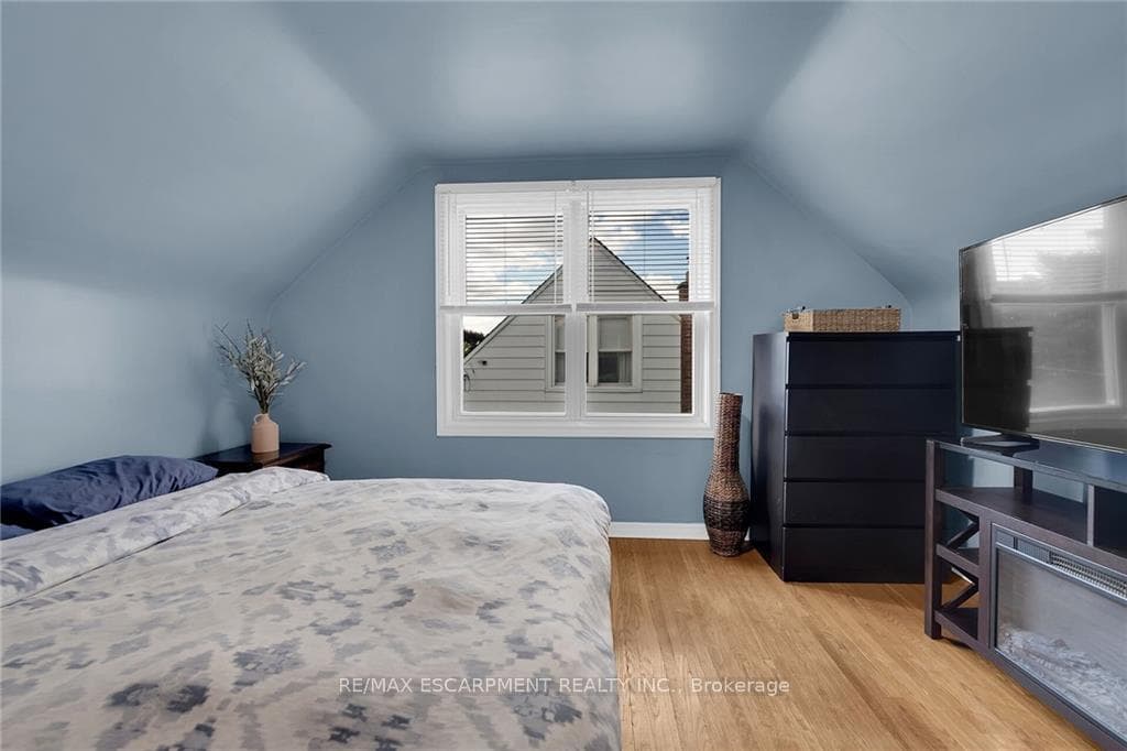 11 Duncombe Drive photo 18
