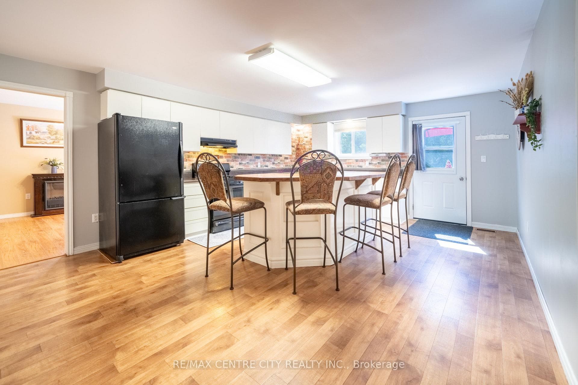 176 Eastman Avenue photo 14