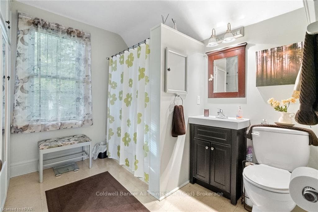 110 QUEBEC Street photo 16