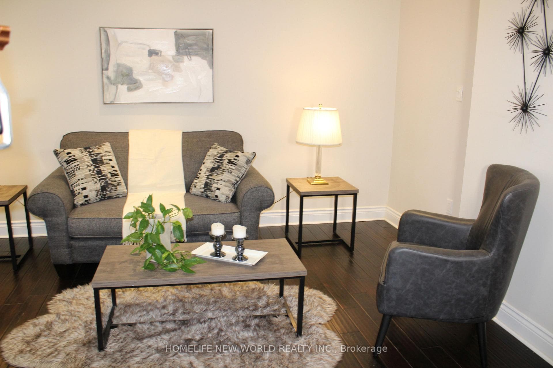 100 Bassett Boulevard photo 16