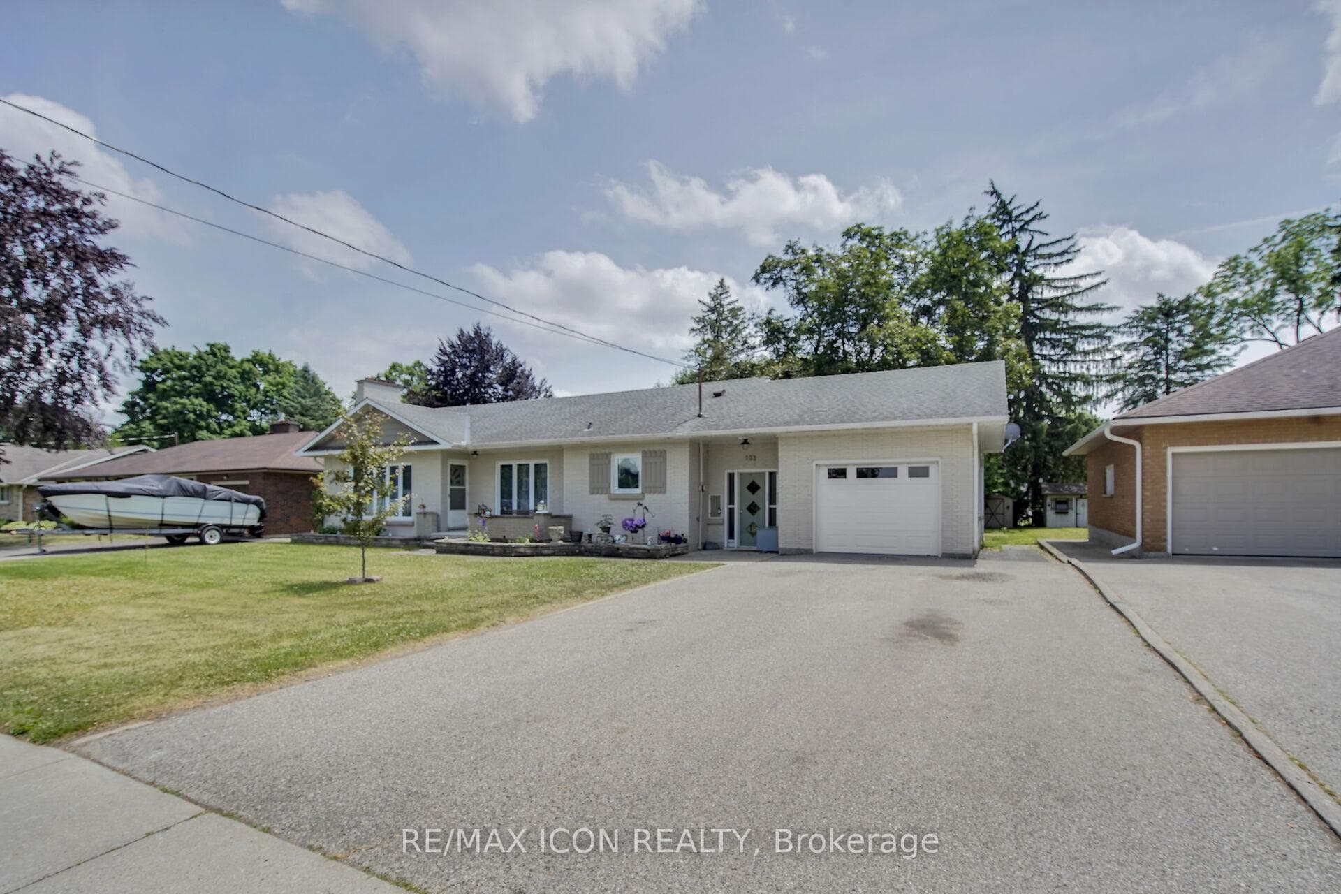 103 Brock Street photo 2