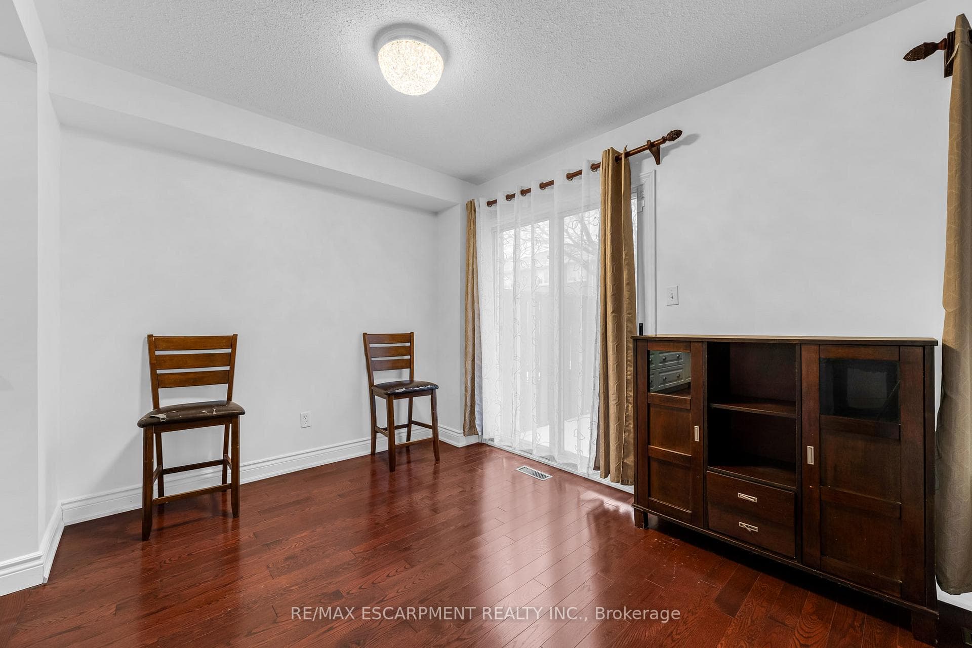 1183 Westview Terrace photo 5