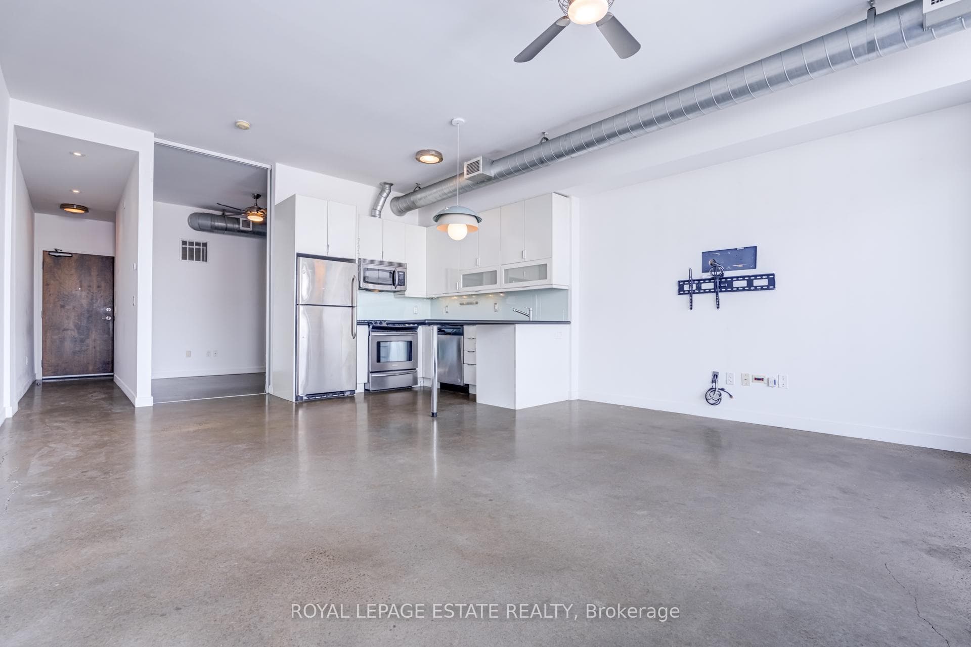 Kitchen / Living Room