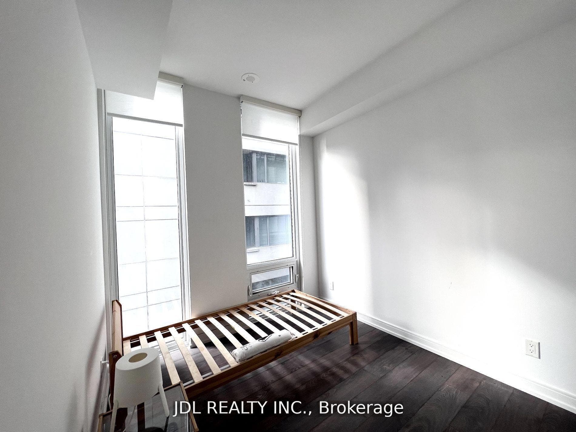28 Wellesley Street Unit 2102 photo 10