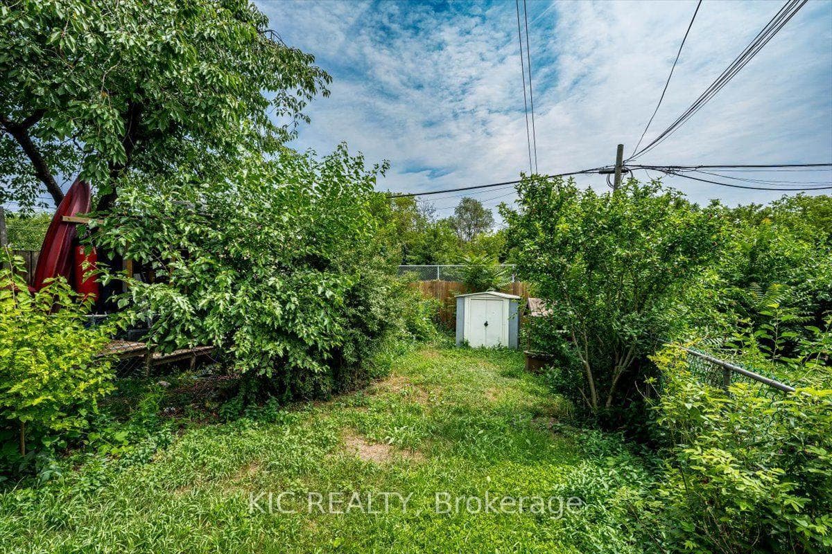 145 Boultbee Avenue photo 37