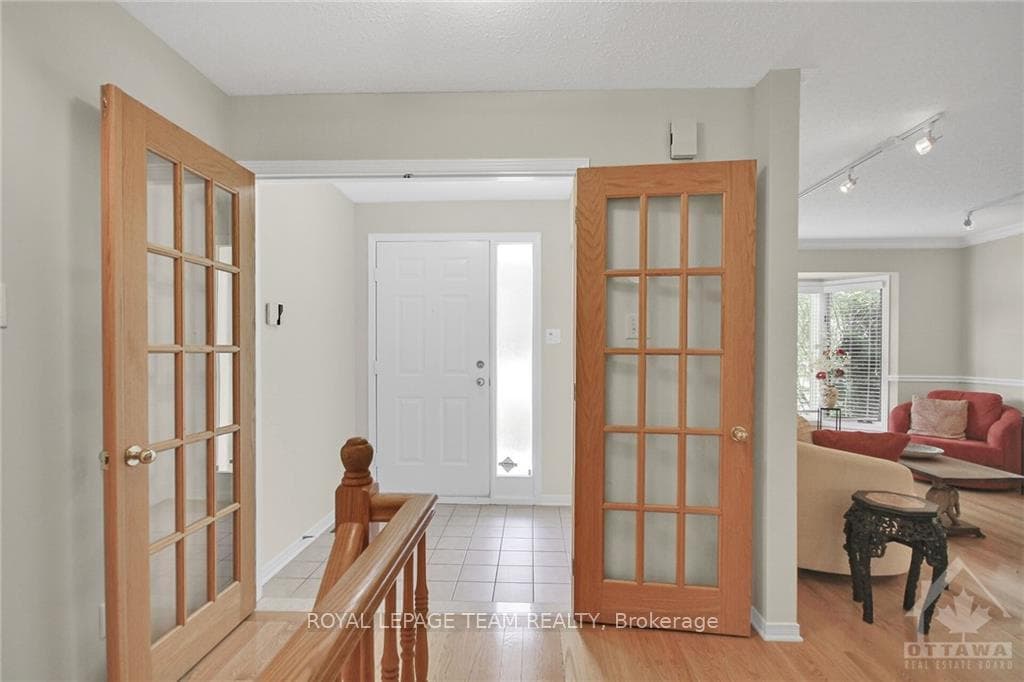 53 SPRINGWOOD Circle photo 3