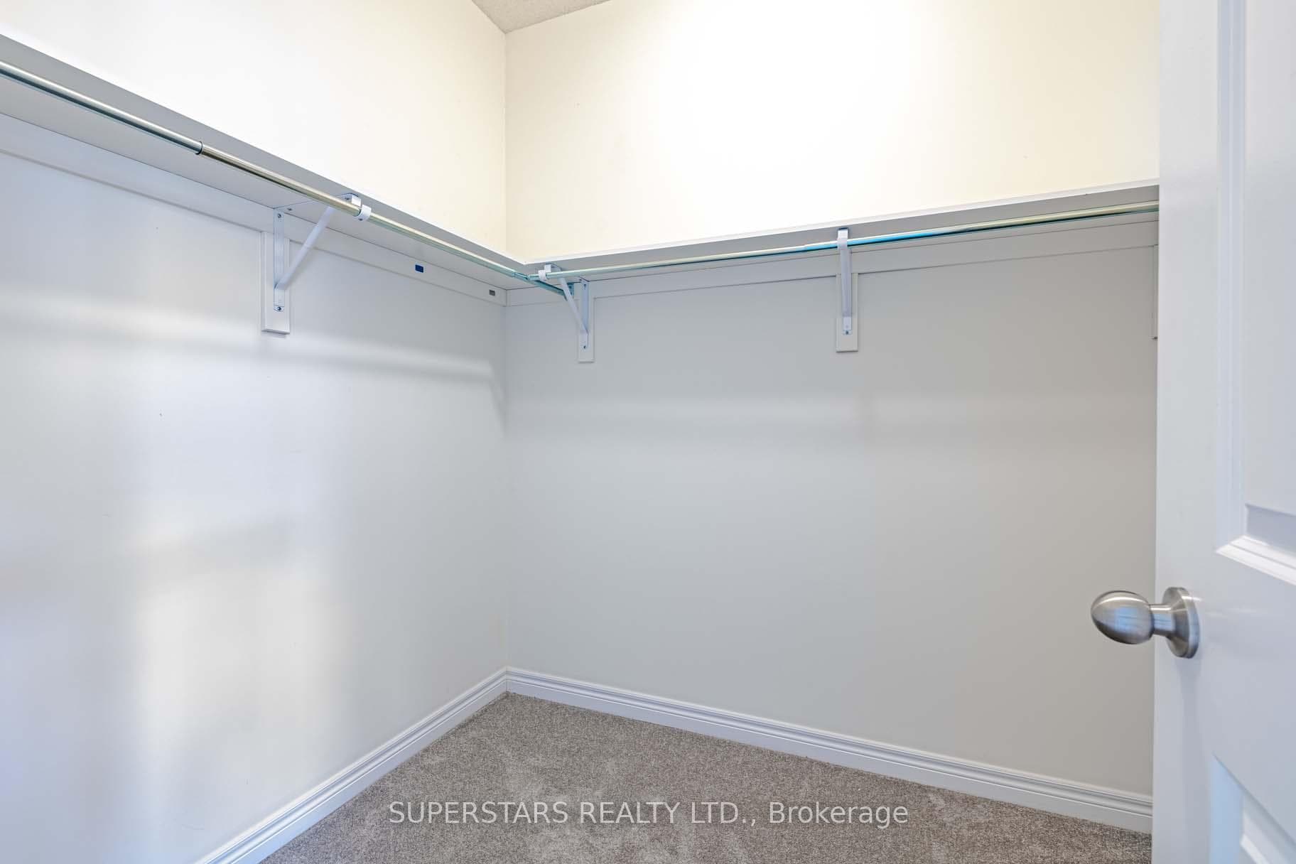 152 Markview Road photo 27