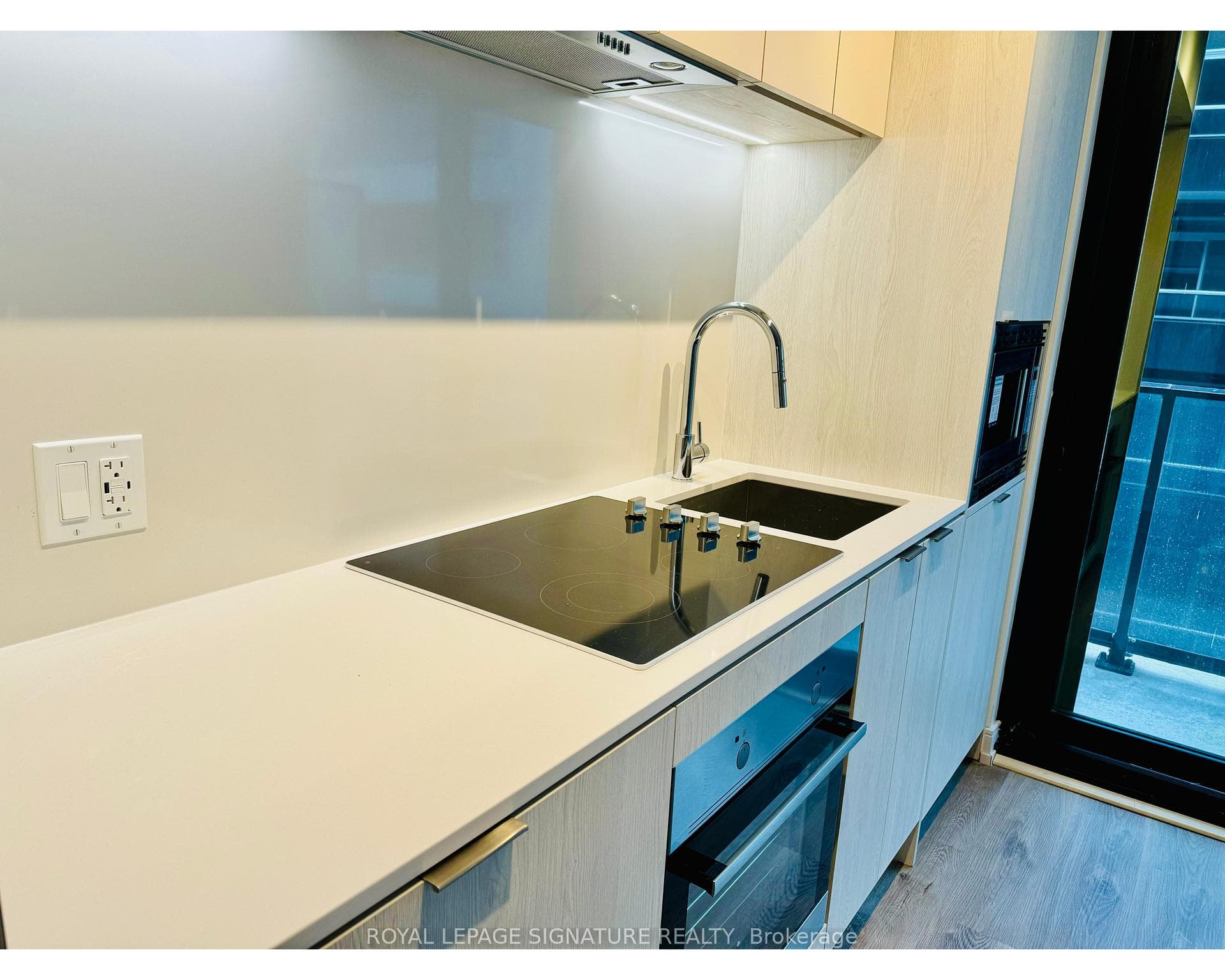 1 Jarvis Street Unit 1315 photo 4