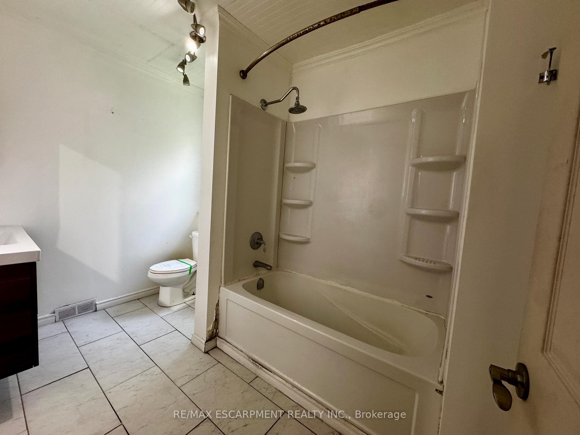 89 Lincoln Avenue photo 7