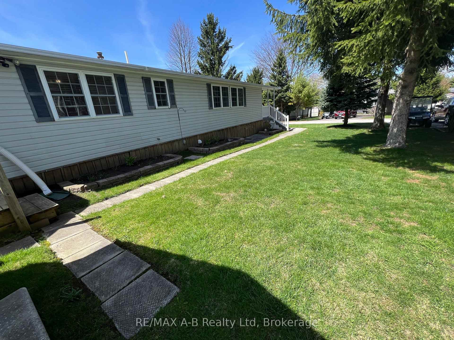 316489 31st Line Unit 933 photo 41