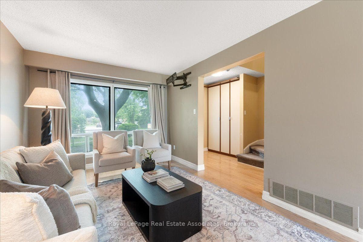 19 Harrison Court photo 8
