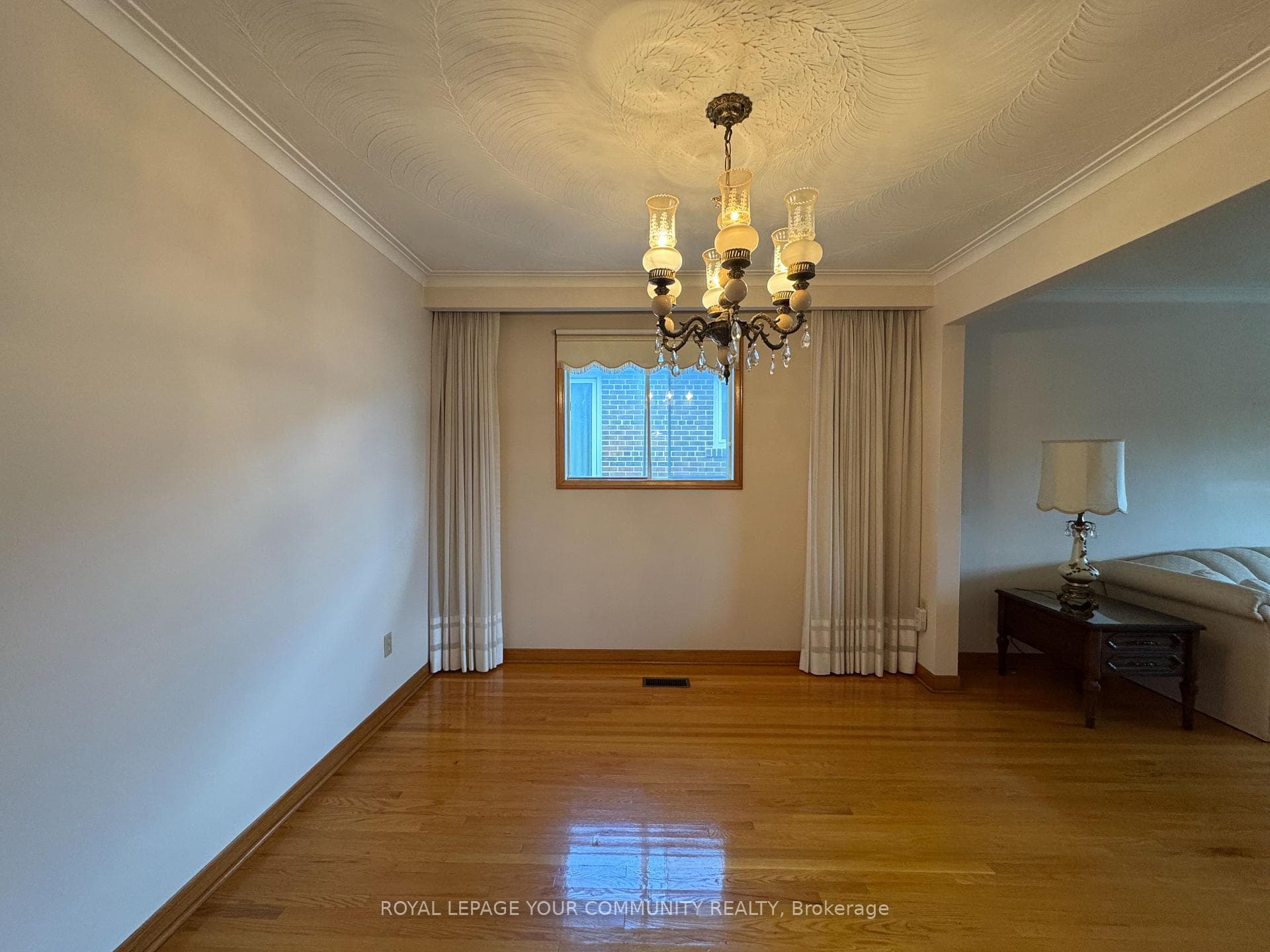 160 Jules Avenue photo 8