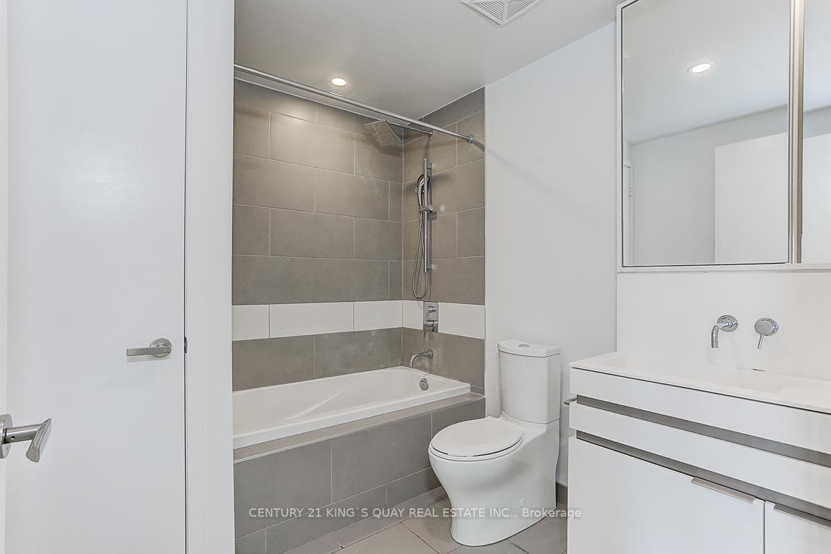 197 Yonge Street Unit 5907 photo 15