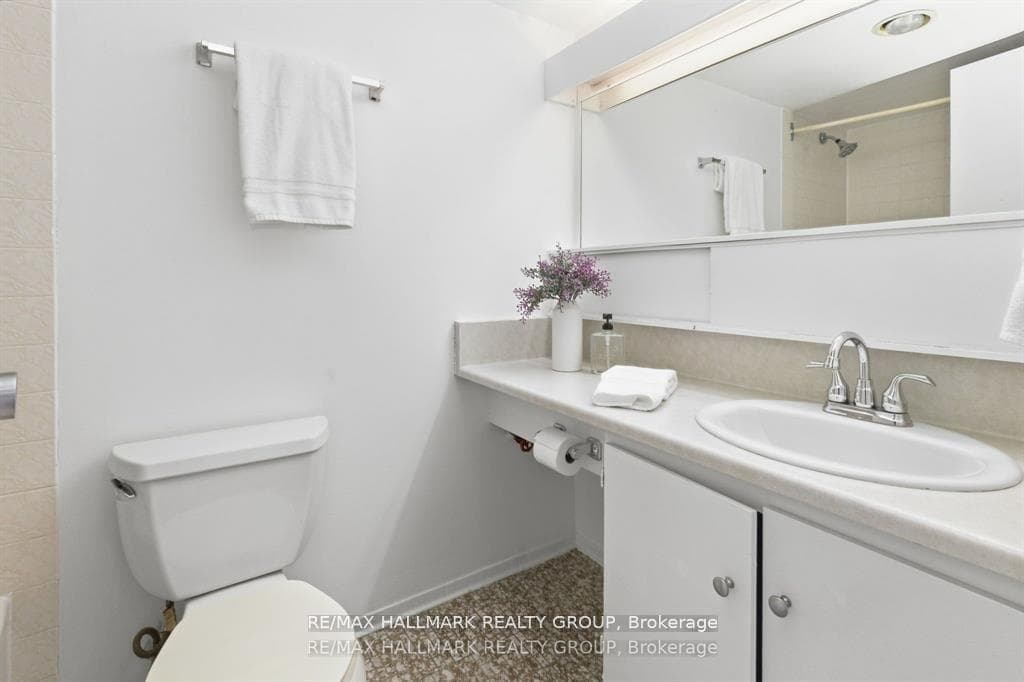 71 Somerset Street Unit 2003 photo 10