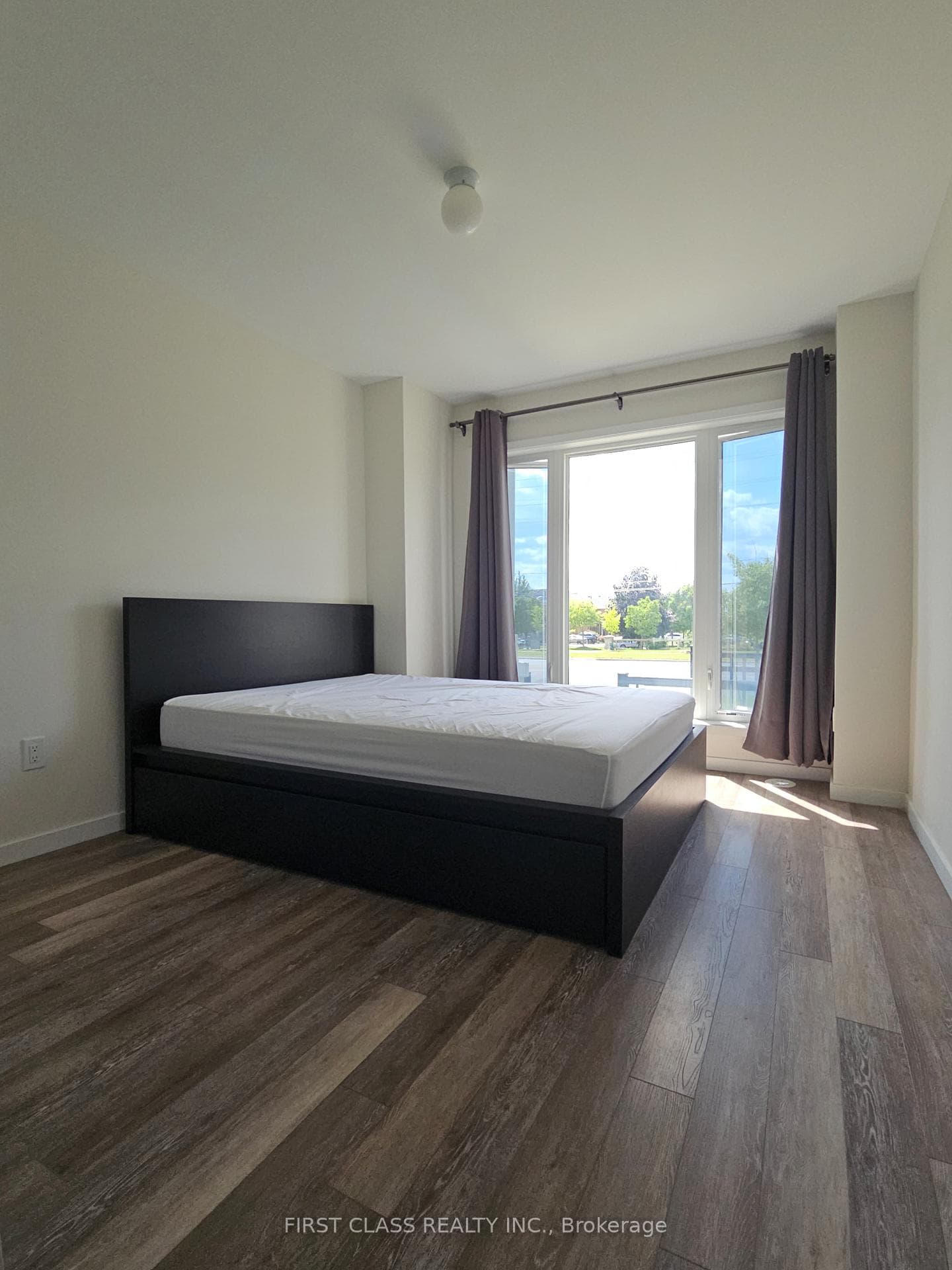 38 Wuhan Lane Unit #Lower photo 9