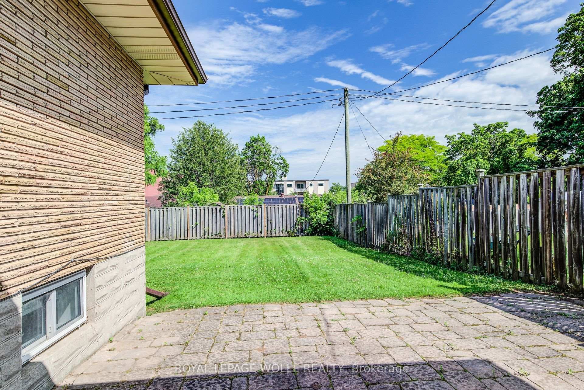 139 Elgin Crescent photo 45