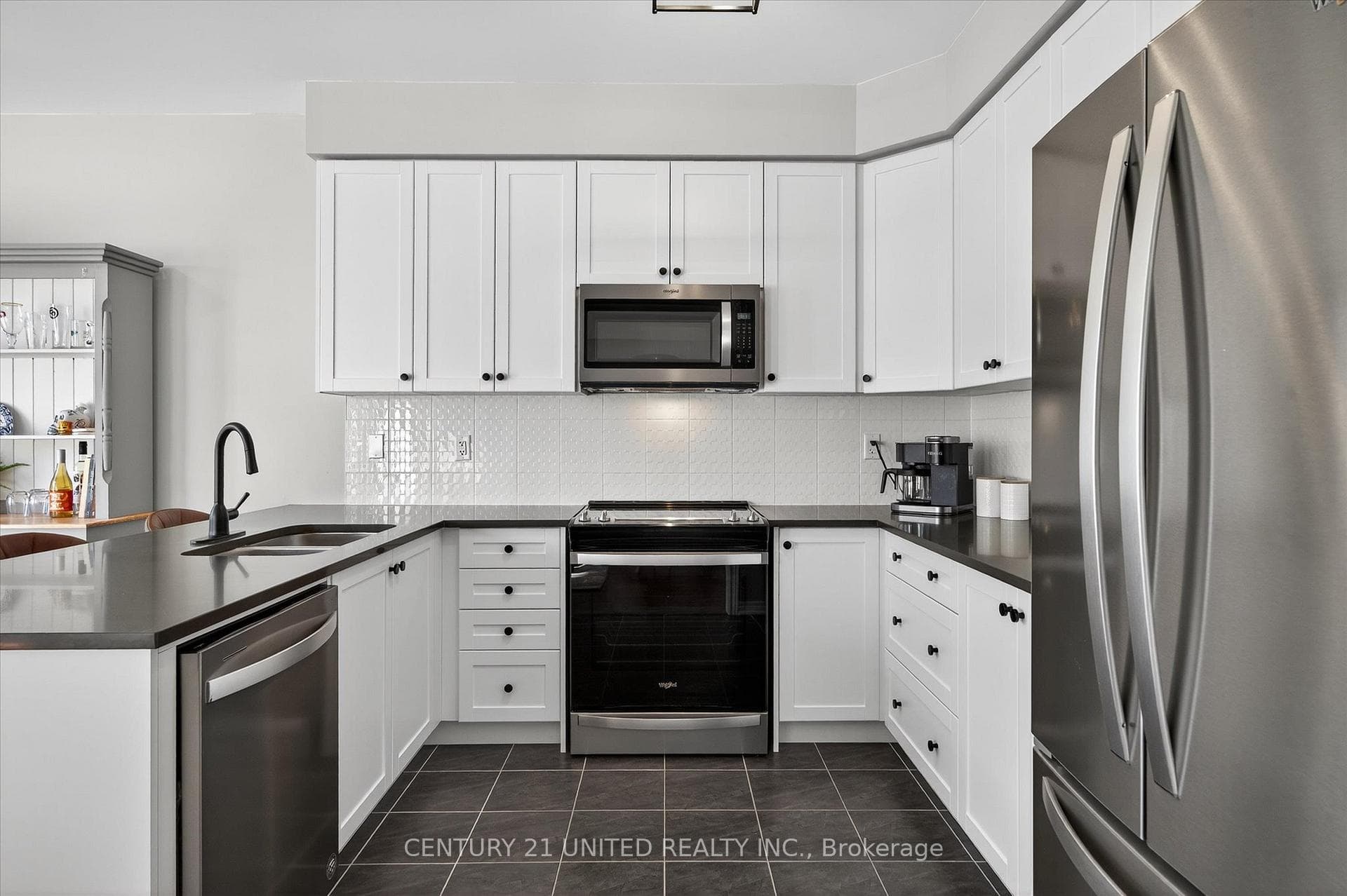 712 Latimer Way photo 4