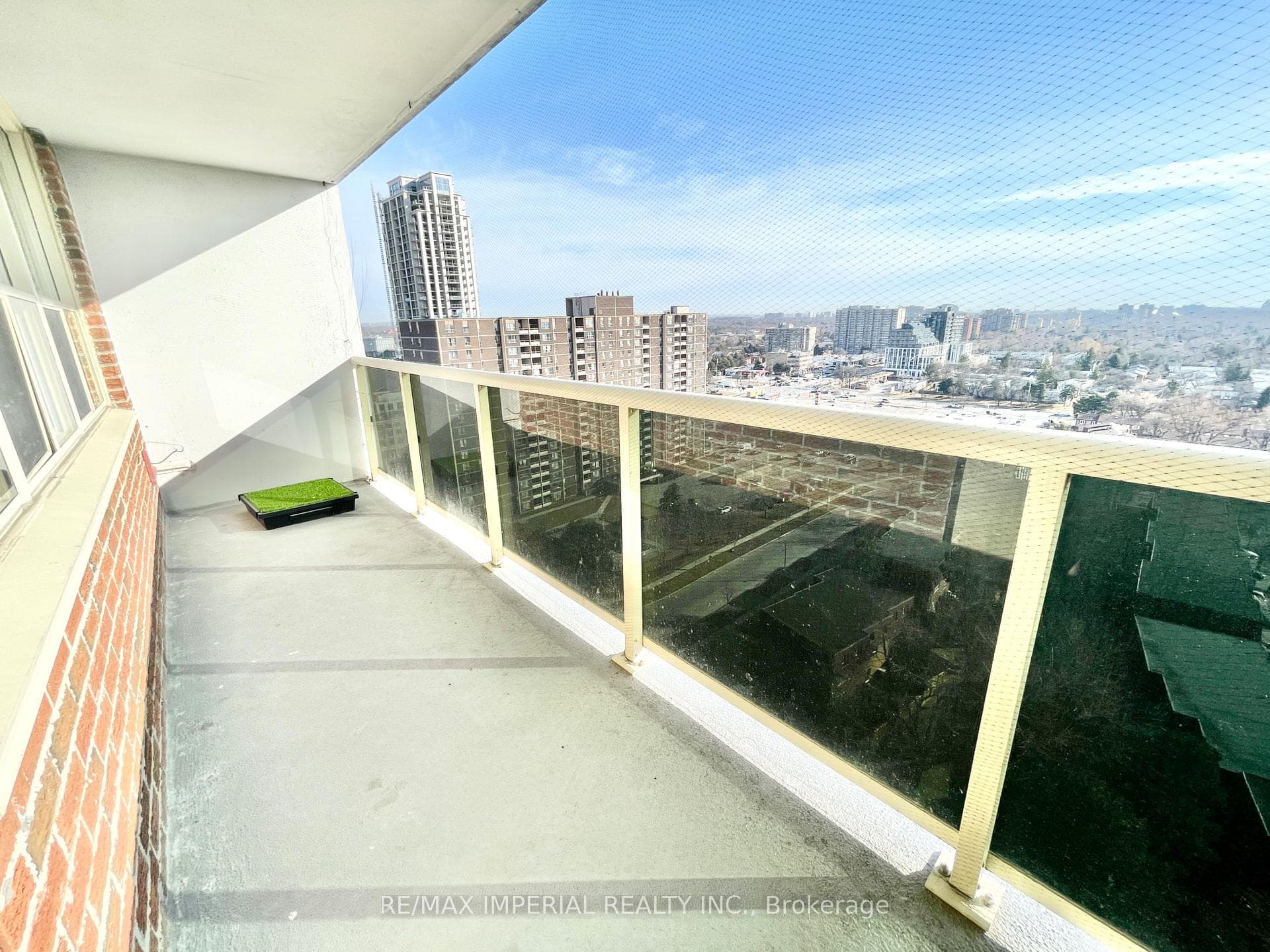 270 Palmdale Drive Unit 1807 photo 18