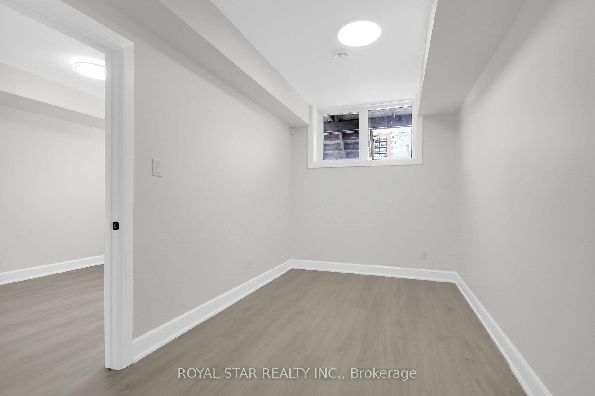 551 Mutual Street photo 45