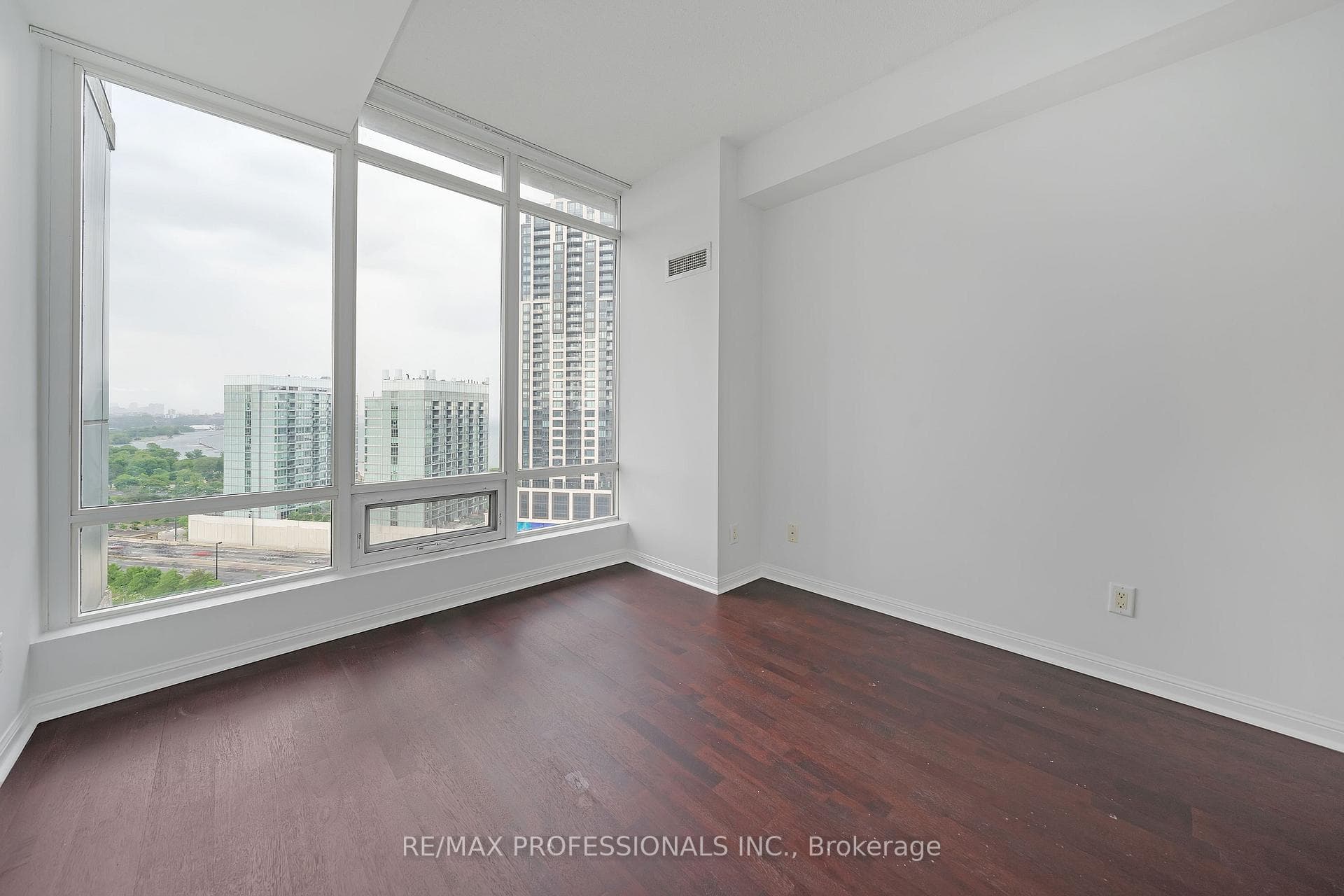 15 Windermere Avenue Unit 1808 photo 13
